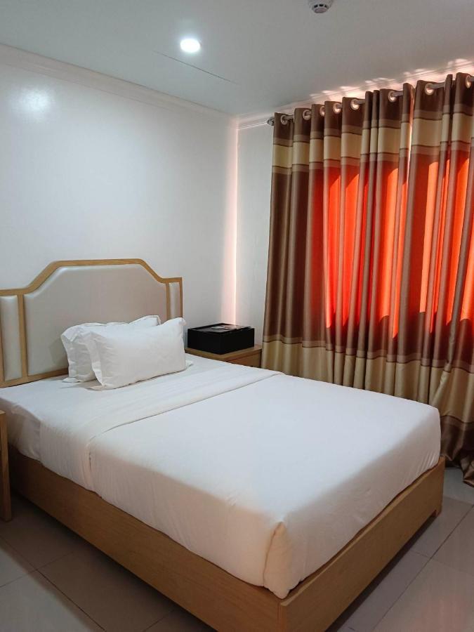 Punta Clark Hotel Clark Field Kültér fotó