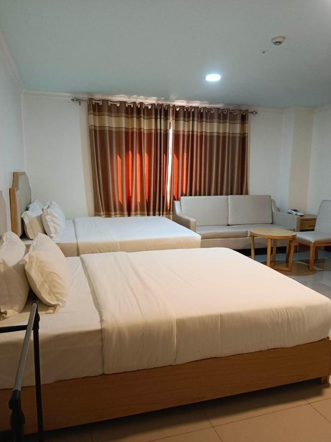Punta Clark Hotel Clark Field Kültér fotó