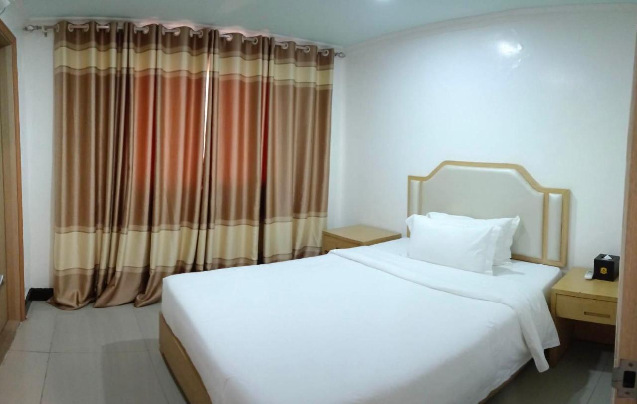 Punta Clark Hotel Clark Field Kültér fotó